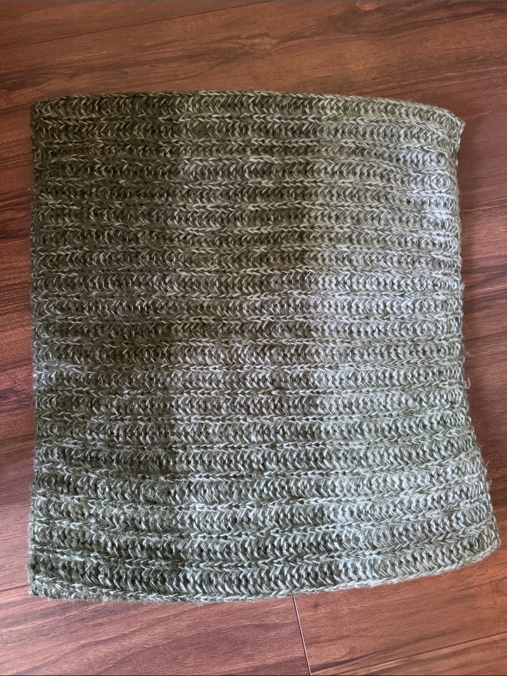 Green Scarf - Picture 2 of 3